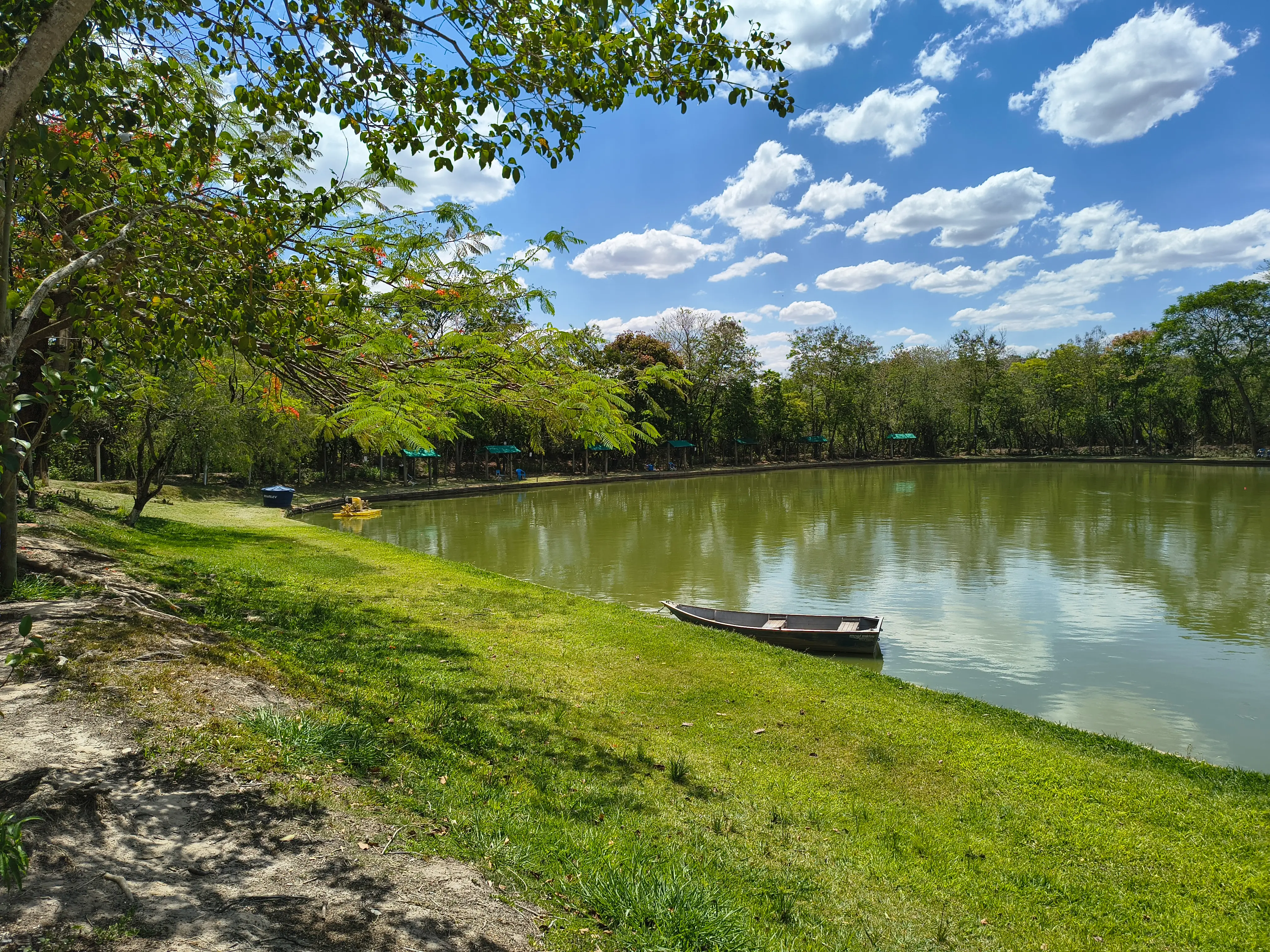 Tanque ou lago para pesca